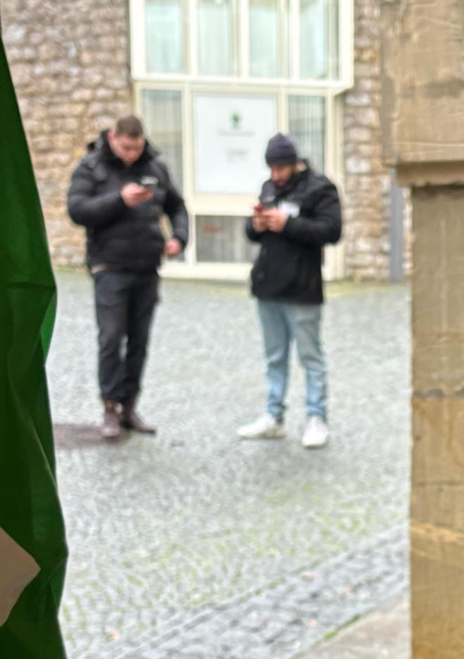 diese beiden auferlegten Kr�fte haben 1700 € gekostet